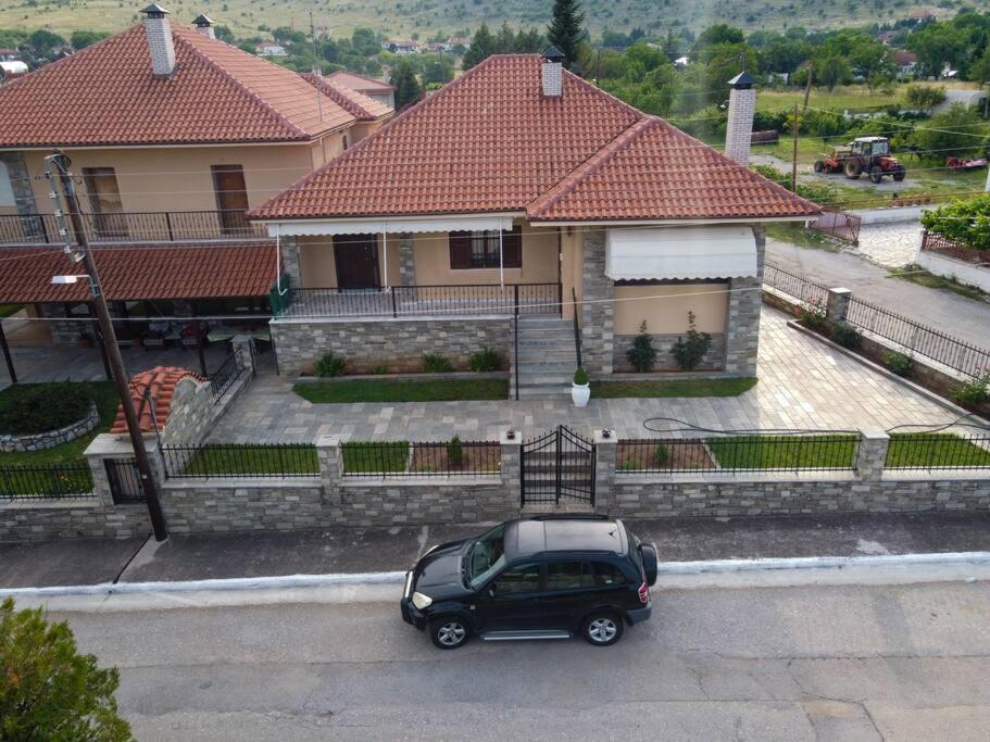 Βίλα Για Όλες Τις Εποχές Του Χρόνου Kozani Bagian luar foto
